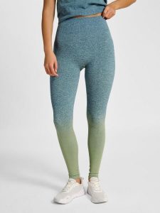 Damskie legginsy bezszwowe Hummel Gradient. Niebieskie legginsy Hummel, bez wzorów, z materiału. Za 222,00 zł.