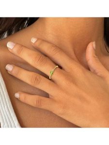 DIA DIAMONDS Pozłacany pierścionek z diamentami i perydotytem rozmiar: 54. Zielone pierścionki DIA DIAMONDS, z diamentem, pozłacane. Za 206,42 zł.