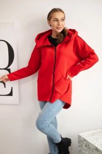 Bluza ocieplana z dłuższym tyłem i kieszeniami czerwona. Czerwone bluzy KESI, l, bez wzorów, z bawełny, bez kaptura. Za 198,65 zł.