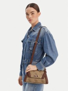 Guess Torebka Karnilla HWOS99 01190 Brązowy. Brązowe torebki klasyczne Guess, z aplikacjami, ze skóry, bez dodatków. Za 589,99 zł.