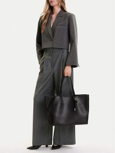 Call It Spring Torebka Lookoutt 14081307 Czarny. Czarne shopper bag Call it Spring, bez wzorów, ze skóry, bez dodatków. Za 289,99 zł.