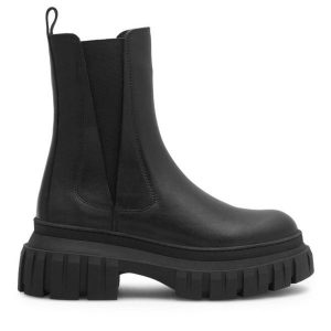 Botki Badura. Czarne botki Badura, bez wzorów, bez obcasa, na płaskiej podeszwie, bez zapięcia. Za 399,99 zł.