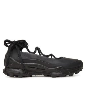 Półbuty ECCO. Czarne półbuty ecco, bez wzorów, bez obcasa, na płaskiej podeszwie, bez zapięcia. Za 459,99 zł.