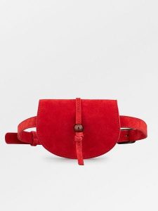 Becksöndergaard Skórzana saszetka w kolorze czerwonym - 17,5 x 11 x 9 cm rozmiar: onesize. Czerwone nerki i saszetki Becksöndergaard, bez wzorów, z materiału. Za 217,99 zł.