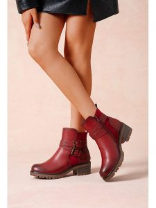 Foreverfolie Botki w kolorze czerwonym rozmiar: 39. Czerwone botki Foreverfolie, bez wzorów, bez obcasa, bez zapięcia. Za 152,99 zł.