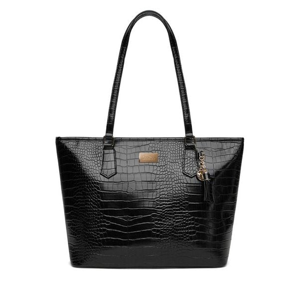 Torebka DeeZee. Czarne shopper bag DeeZee, bez wzorów, bez dodatków. Za 149,99 zł.
