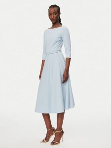 Rinascimento Sukienka koktajlowa CFC0127892003 Błękitny Regular Fit. Niebieskie sukienki Rinascimento, xl, bez wzorów, z syntetyku, wizytowe, bez kołnierzyka, bez ramiączek. Za 699,99 zł.