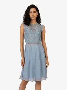 APART Sukienka w kolorze niebieskoszarym rozmiar: 42. Niebieskie sukienki Apart, bez wzorów, z koronki, bez kołnierzyka, bez ramiączek, midi. Za 188,40 zł.