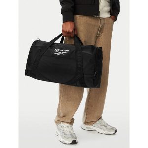 Torba sportowa Reebok. Czarne torby podróżne i sportowe Reebok, bez wzorów. Za 129,99 zł.