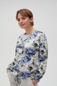 Bluza w kwiaty bez kaptura niebieska. Niebieskie bluzy MOODO, m, bez wzorów, z bawełny, bez kaptura. Za 119,99 zł.