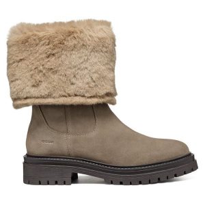 Botki Geox. Brązowe botki Geox, bez wzorów, bez obcasa, na płaskiej podeszwie, bez zapięcia. Za 579,99 zł.