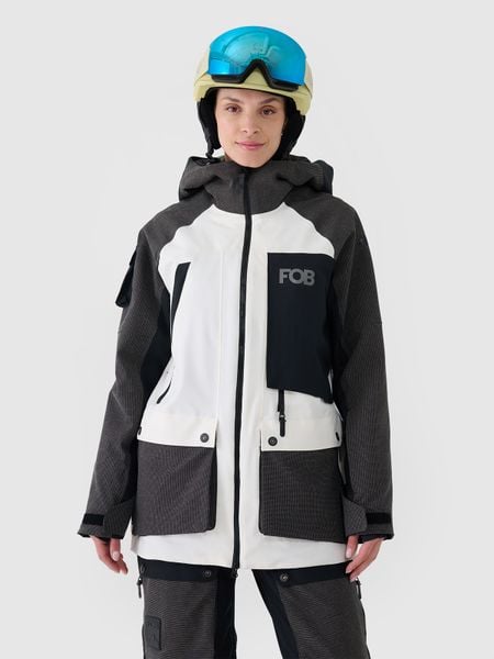 4F Kurtka snowboardowa membrana 10000 damska - biała S. Białe kurtki 4f, na zimę, m, bez wzorów, z dzianiny, z kapturem. W wyprzedaży za 399,99 zł.