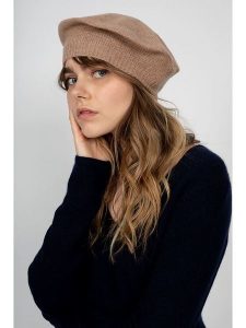 Perfect Cashmere Kaszmirowa czapka "Paris" w kolorze karmelowym rozmiar: onesize. Brązowe czapki Perfect Cashmere, bez wzorów, z kaszmiru. Za 143,99 zł.