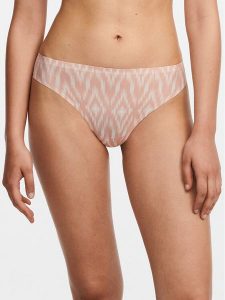 Chantelle Stringi Soft Stretch C11D90 Różowy. Czerwone stringi Chantelle, bez wzorów, z syntetyku. Za 89,99 zł.