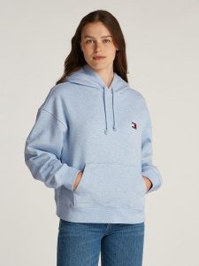 TOMMY JEANS Bluza w kolorze błękitnym rozmiar: M. Niebieskie bluzy Tommy Jeans, m, bez wzorów, z bawełny, z kapturem. Za 245,96 zł.