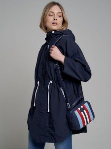 Kurtka parka damska z kapturem granatowa Nebula 403. Niebieskie kurtki Big Star, l, bez wzorów, z dzianiny, z kapturem. W wyprzedaży za 99,99 zł.