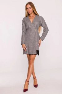 Elegancka sukienka tweedowa trapezowa kopertowa szara. Szare sukienki MOE, do pracy, s, bez wzorów, z koronki, biznesowe, bez kołnierzyka, bez ramiączek, kopertowe. Za 379,00 zł.