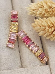 Nakkash Pozłacane kolczyki-wkrętki z cyrkoniami rozmiar: onesize. Żółte kolczyki Nakkash, z cyrkonią, pozłacane. Za 56,93 zł.