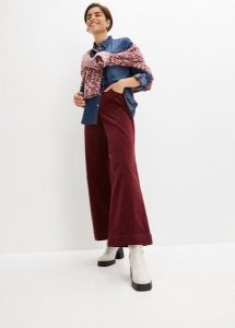 Szerokie spodnie sztruksowe ze stretchem, high-waist. Brązowe spodnie z wysokim stanem bonprix, bez wzorów, ze sztruksu, z podwyższonym stanem. Za 119,99 zł.