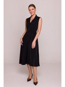 Stylove Sukienka w kolorze czarnym rozmiar: M. Czarne sukienki Stylove, m, bez wzorów, bez kołnierzyka, bez ramiączek, midi. Za 269,99 zł.