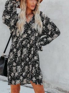 LA Angels Sukienka w kolorze czarnym rozmiar: S. Czarne sukienki LA Angels, s, bez wzorów, bez kołnierzyka, bez ramiączek, mini. Za 113,99 zł.