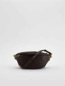 Saszetka crossbody - brązowy. Brązowe nerki i saszetki Reserved, bez wzorów, ze skóry. Za 99,99 zł.