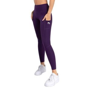 Legginsy treningowe damskie Venum Essential Performance. Fioletowe legginsy VENUM, bez wzorów. Za 239,99 zł.