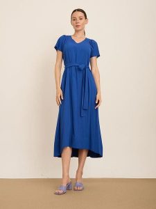 BGN Sukienka w kolorze granatowym rozmiar: 38. Niebieskie sukienki BGN, bez wzorów, z tkaniny, bez kołnierzyka, bez ramiączek, midi. Za 183,45 zł.