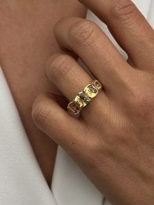 Les Petites Précieuses Pozłacany pierścionek z cytrynem rozmiar: 50. Żółte pierścionki Les Petites Précieuses, z cytrynem, pozłacane. Za 278,45 zł.