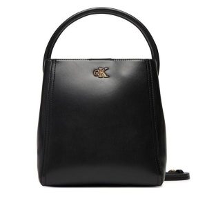 Torebka Calvin Klein. Czarne torebki klasyczne Calvin Klein, bez wzorów, bez dodatków. Za 449,99 zł.