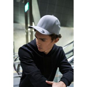 Czapka Flexfit delta Adjustable. Szare czapki FLEXFIT, bez wzorów. Za 101,00 zł.