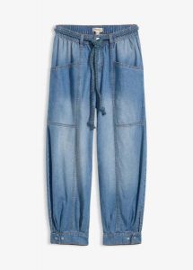 Jeansy typu barrel, mid waist z wygodnym pasem. Niebieskie jeansy bonprix, bez wzorów, z jeansu. Za 149,99 zł.