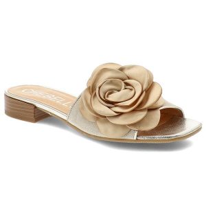 Klapki damskie Chebello, eleganckie ze skóry naturalnej na płaskim obcasie z ozdobnym kwiatem, złote, 4673-517. Żółte klapki CheBello, z aplikacjami, ze skóry, bez obcasa, na obcasie. Za 309,00 zł.