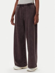 Gap Spodnie dresowe 672610-02 Brązowy Baggy Fit. Brązowe spodnie dresowe GAP, s, bez wzorów, z bawełny. Za 189,99 zł.