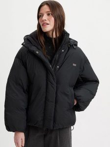 Levi´s Kurtka zimowa w kolorze czarnym rozmiar: XXL. Czarne kurtki na zimę, s, bez wzorów, z puchu, bez kaptura. Za 254,74 zł.