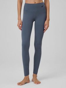 4F Legginsy sportowe w kolorze niebieskim rozmiar: M. Niebieskie legginsy 4f, bez wzorów, z materiału. Za 72,95 zł.