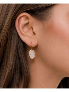 Pierres delicates Pozłacane kolczyki z tygrysim okiem rozmiar: onesize. Żółte kolczyki Pierres delicates, pozłacane. Za 56,95 zł.