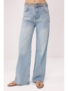 Trendyol Dżinsy - Comfort fit - w kolorze błękitnym rozmiar: 40. Niebieskie jeansy Trendyol, bez wzorów, z bawełny, z podwyższonym stanem. Za 172,89 zł.