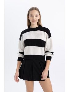 DeFacto Sweter w kolorze czarno-białym rozmiar: XS. Białe swetry oversize DeFacto, xs, bez wzorów, bez ramiączek. Za 86,99 zł.