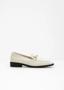 Loafersy ze sprzączką. Białe balerinki bonprix, bez wzorów, bez obcasa, bez zapięcia. Za 107,99 zł.