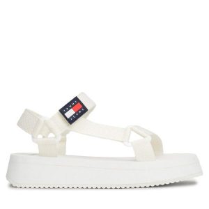 Sandały Tommy Jeans. Sandały Tommy Jeans, bez wzorów, z jeansu, bez obcasa, na płaskiej podeszwie, bez zapięcia. Za 329,99 zł.