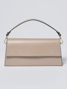 CXL by Christian Lacroix Skórzana torebka w kolorze beżowym - 28 x 13 x 6 cm rozmiar: onesize. Brązowe torebki klasyczne CXL by Christian Lacroix, bez wzorów, z materiału, bez dodatków. Za 347,99 zł.