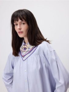 Koszula z marszczeniem - jasnoniebieski. Niebieskie koszule Reserved, l, bez wzorów, z bawełny, bez kołnierzyka, bez ramiączek. Za 179,99 zł.