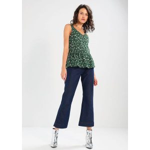 Bluzka w kolorze zielonym. Bluzki marki Kiomi, Mint & Berry, Youturn. W wyprzedaży za 64,95 zł.