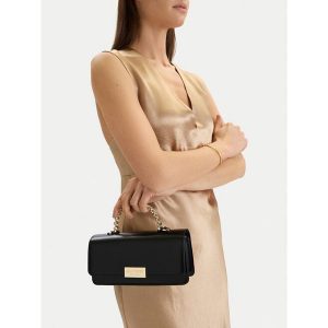 Torebka Nine West. Czarne torebki wieczorowe Nine West, bez wzorów, bez dodatków. Za 179,99 zł.