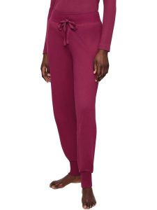 Triumph Spodnie w kolorze jagodowym rozmiar: 36. Czerwone spodnie z wysokim stanem Triumph, bez wzorów, z bawełny, z podwyższonym stanem. Za 69,75 zł.