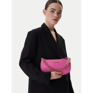 Torebka LOVE MOSCHINO. Czerwone torebki klasyczne LOVE MOSCHINO, bez wzorów, bez dodatków. Za 651,99 zł.