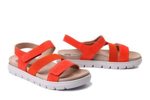 DR. BRINKMANN 710270-62 orange, sandały damskie. Brązowe sandały Dr. Brinkmann, bez wzorów, ze skóry, bez obcasa, bez zapięcia. Za 329,90 zł.