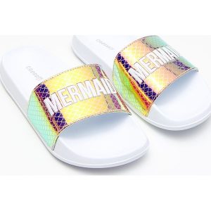 Klapki z efektem holo - Różowy. Klapki marki Cropp. Za 49,99 zł.