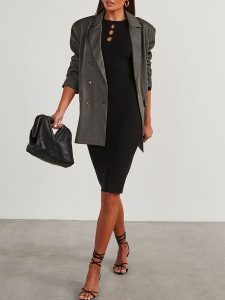 Milan Kiss Sukienka w kolorze czarnym rozmiar: S. Czarne sukienki Milan Kiss, s, bez wzorów, bez kołnierzyka, bez ramiączek, mini. Za 164,92 zł.